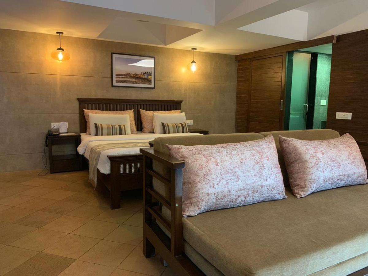 Silverador Resort Thane Exterior foto