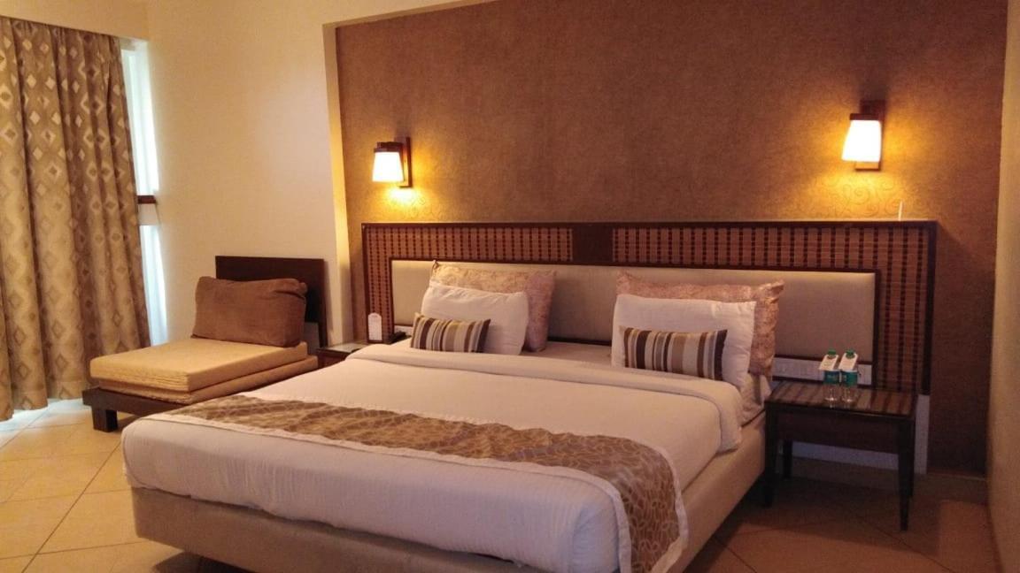 Silverador Resort Thane Exterior foto