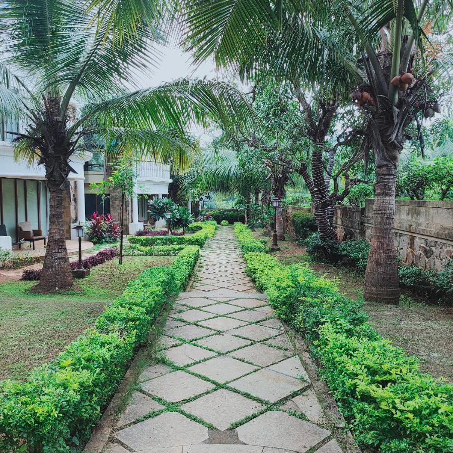Silverador Resort Thane Exterior foto